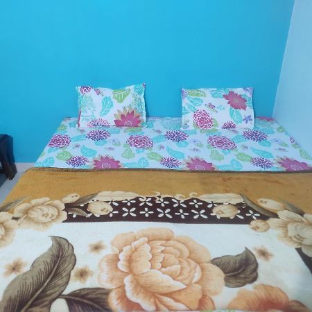 Nidhivan Homestay Вриндавана Экстерьер фото