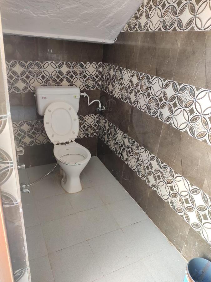 Nidhivan Homestay Вриндавана Экстерьер фото