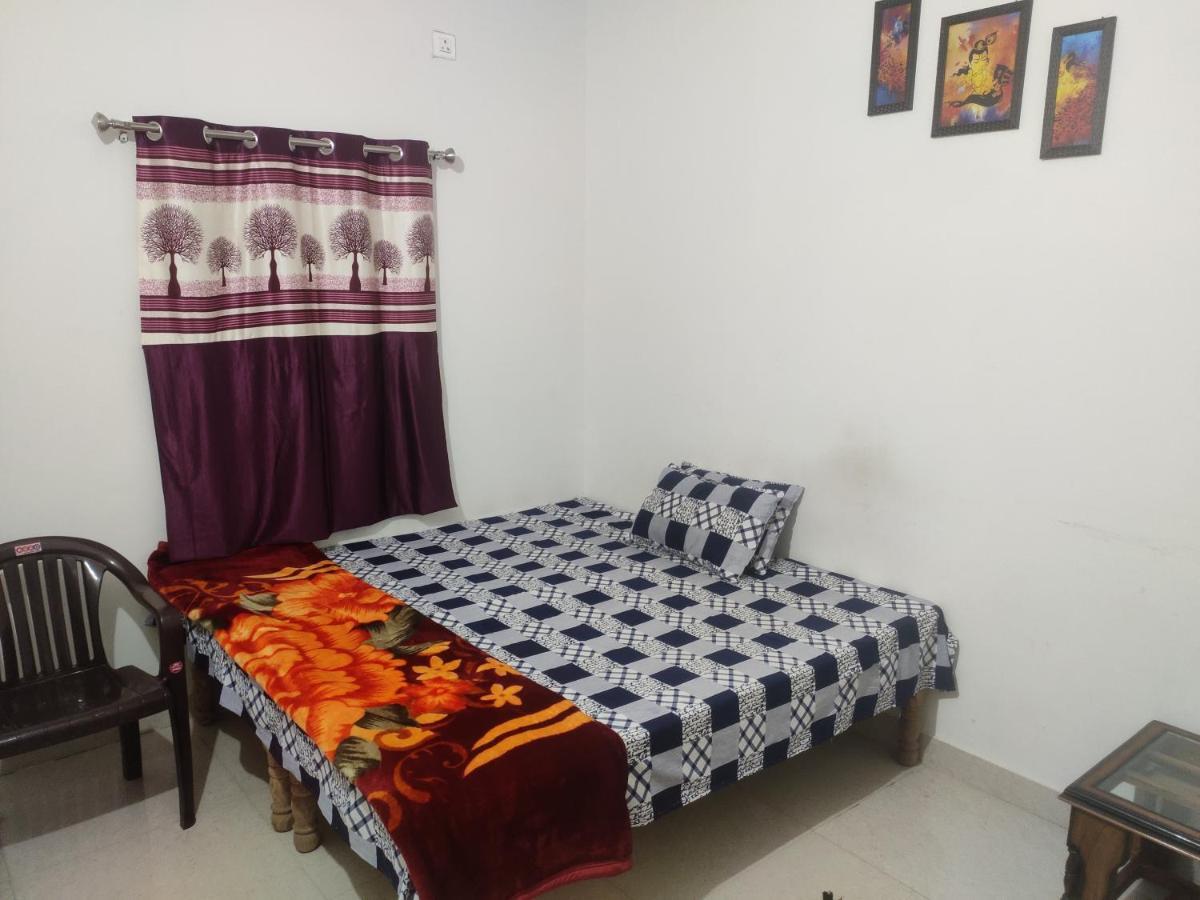 Nidhivan Homestay Вриндавана Экстерьер фото
