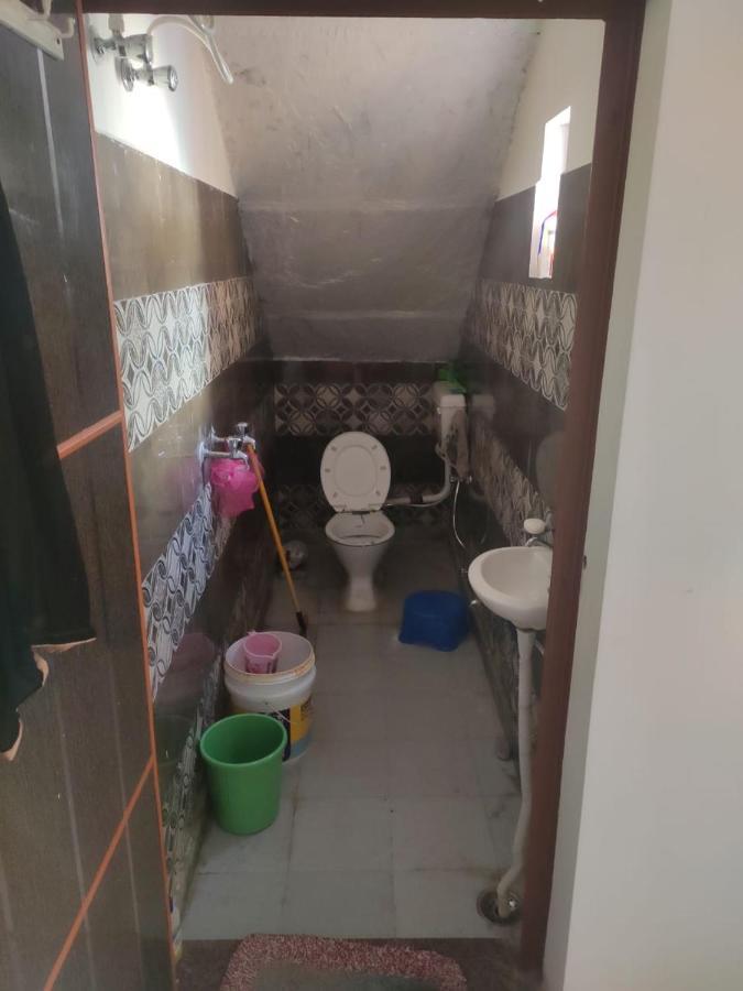 Nidhivan Homestay Вриндавана Экстерьер фото
