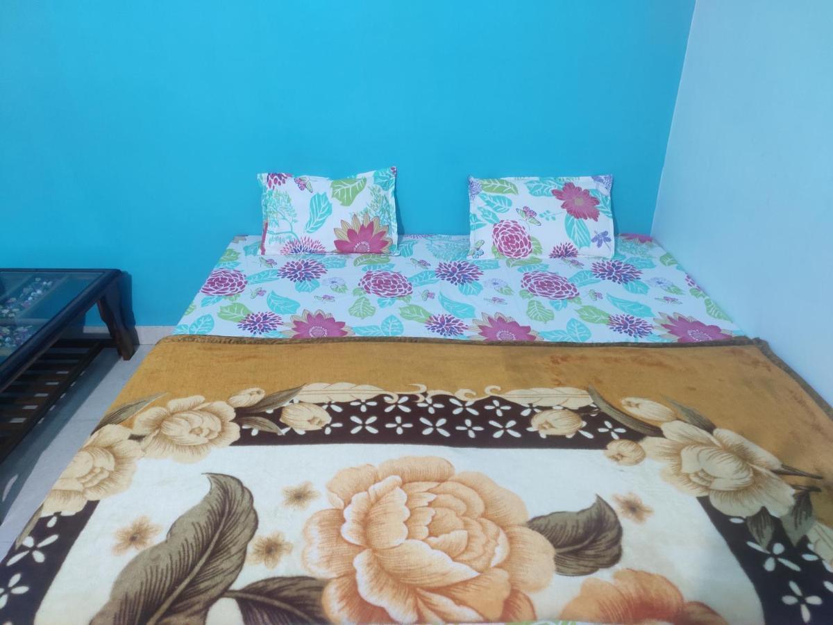 Nidhivan Homestay Вриндавана Экстерьер фото