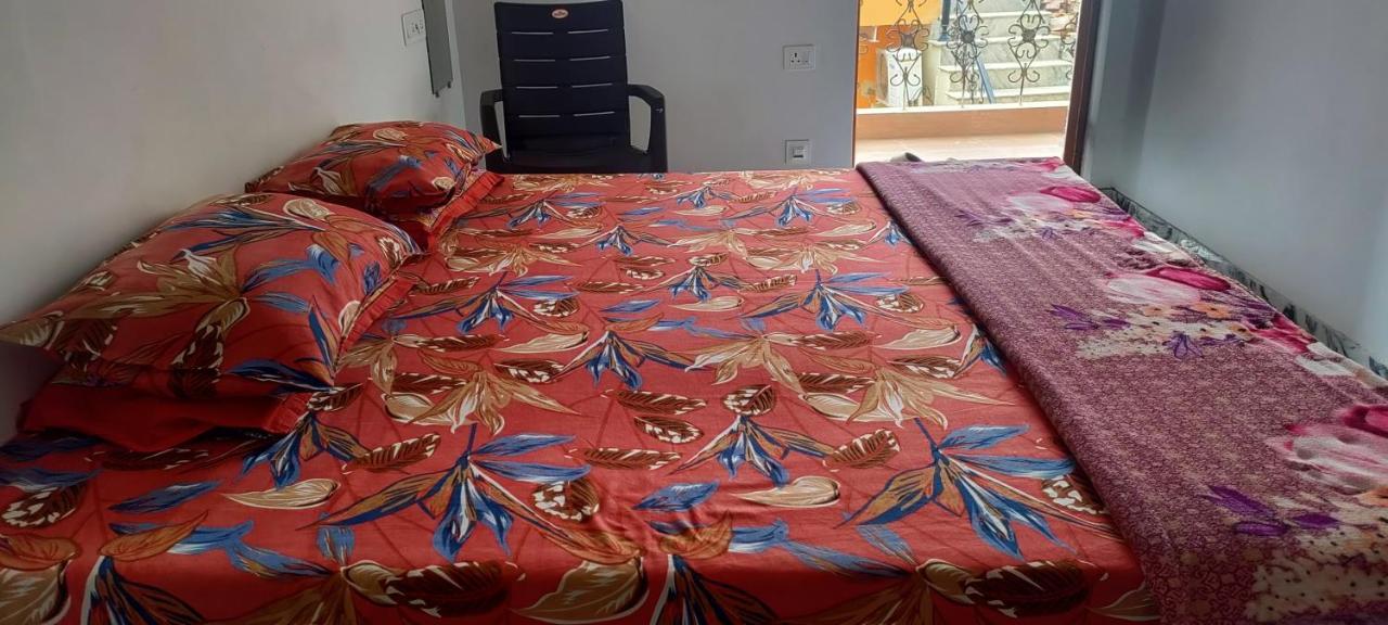 Nidhivan Homestay Вриндавана Экстерьер фото