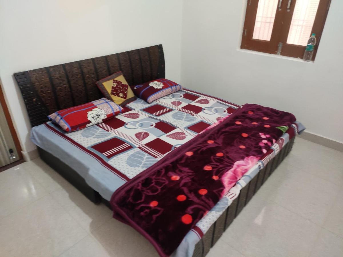 Nidhivan Homestay Вриндавана Экстерьер фото